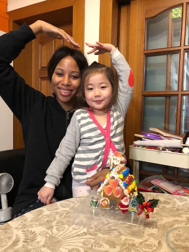 Au pair with host family child